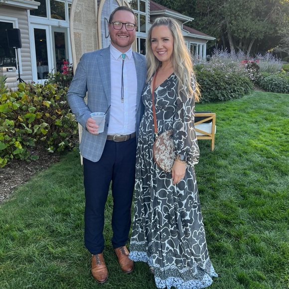 One33 Social Gray + White Floral Maxi Dress, Like New, Size Medium - Picture 6 of 6